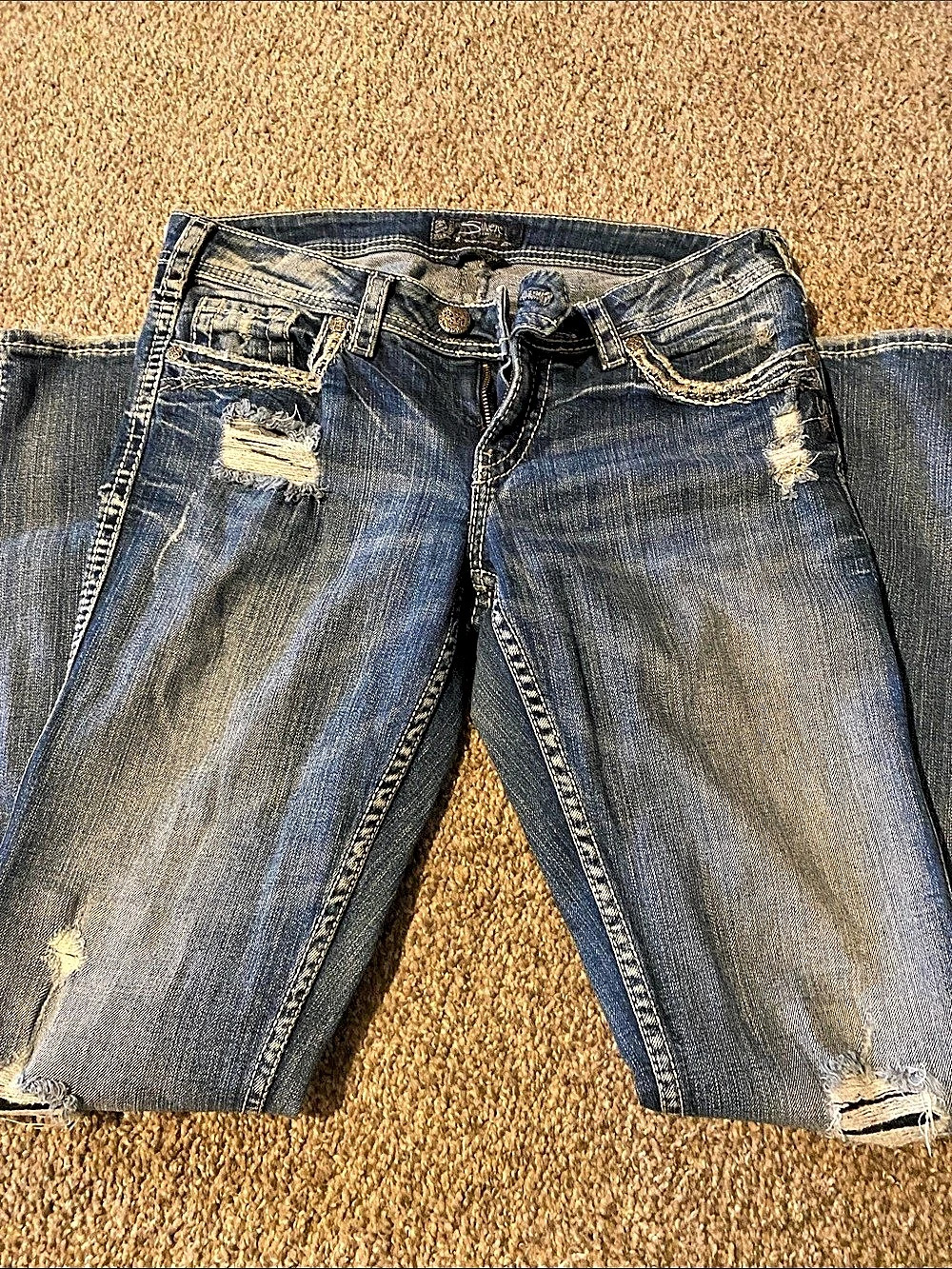 Silver Jeans Co. Tuesday Low Rise Slim Bootcut Jeans. Blue Waist 30